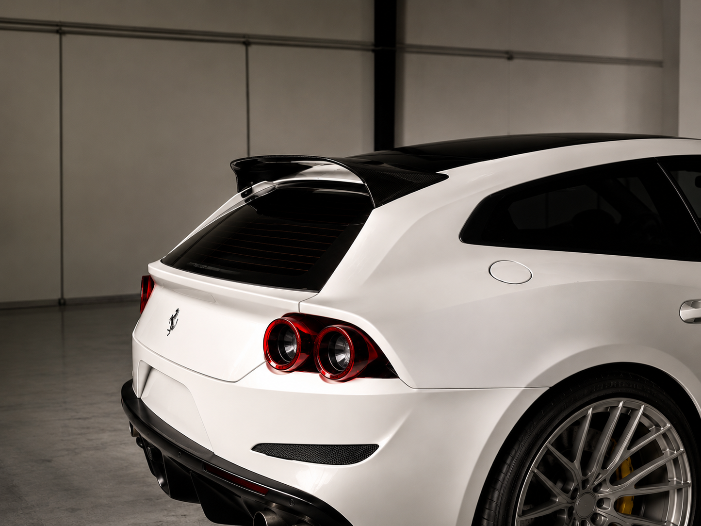 Ferrari GTC4Lusso Spoiler
