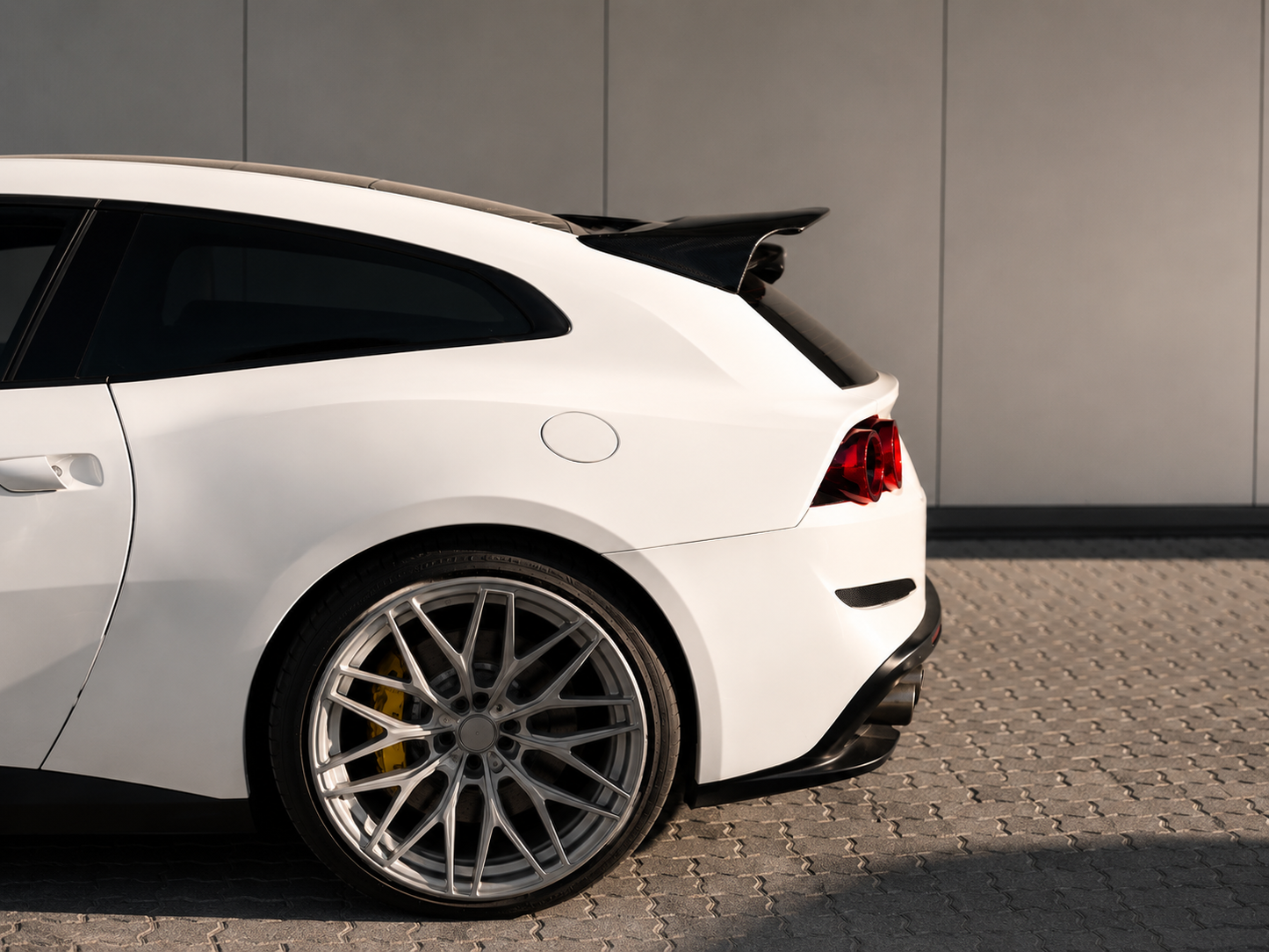 Ferrari GTC4Lusso Spoiler
