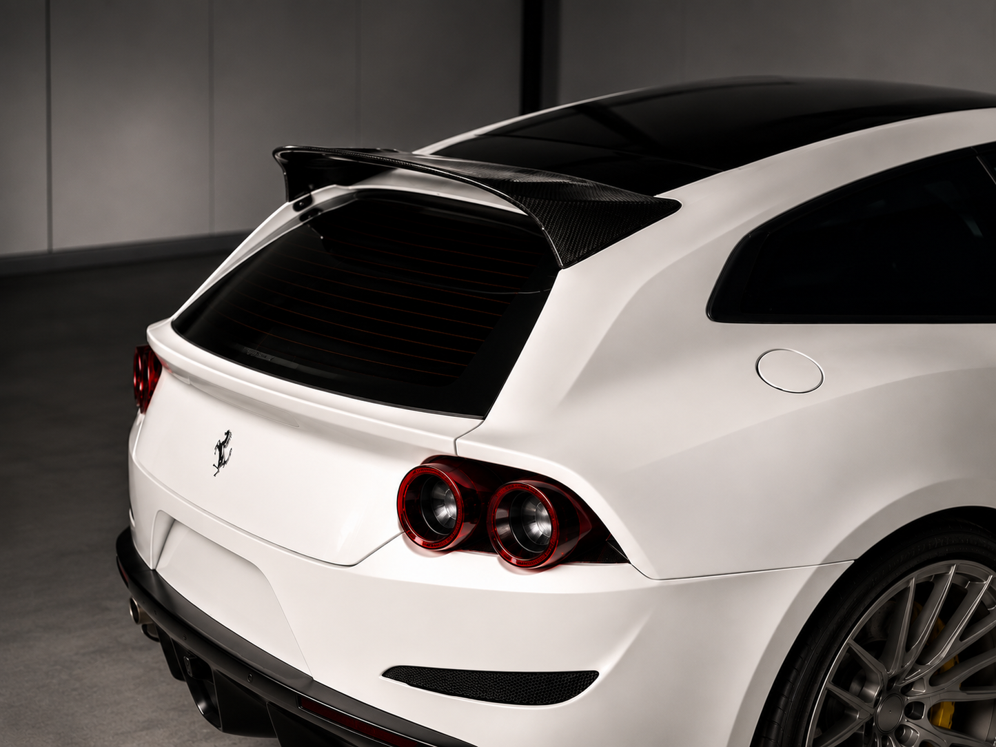 Ferrari GTC4Lusso Spoiler